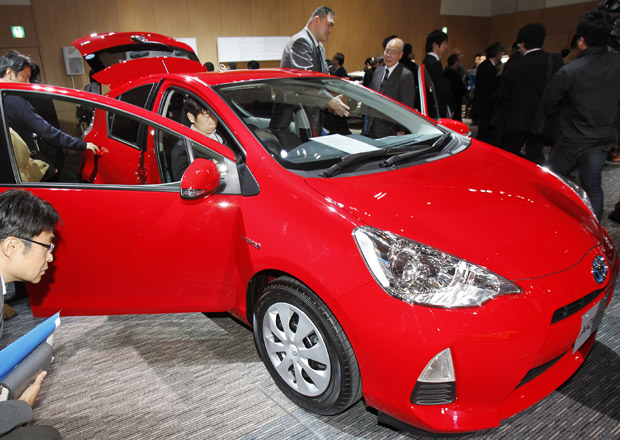 Toyota lança o Acqua/Prius C (Foto: Koji Sasahara/AP)