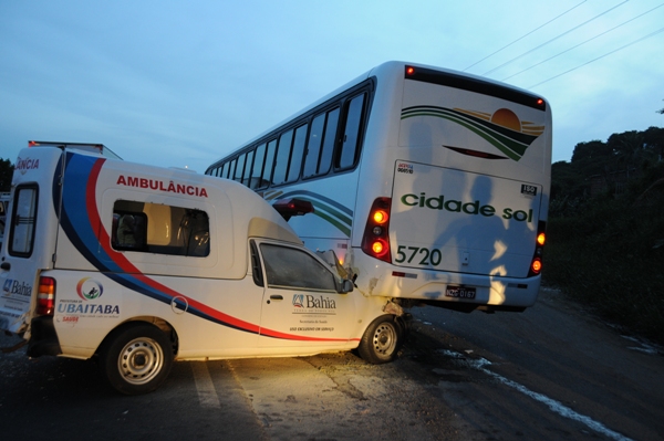 Acidente com ambulancia em Itabuna (Foto: Divulgação/PRF)