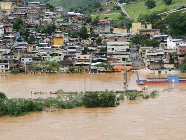 Ponte Nova, na Zona da Mata mineira, continua inundada nesta quarta-feira (4). (Foto: Divulgação/Ascom/Prefeitura de Ponte Nova)