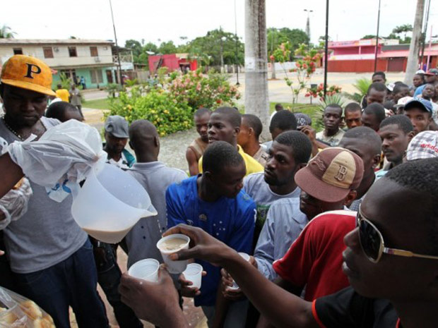 Cerca de 500 haitianos entraram no Acre entre Natal e Ano Novo, segundo Secretária de Justiça e Direitos Humanos do estado (Foto: Divulgação/Gleisson Miranda/Secom-Acre)