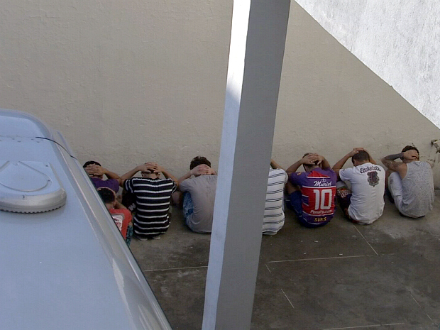Contagem dos presos antes da transferência para a Região Metropolitana de Fortaleza (Foto: TV Verdes Mares/Reprodução)