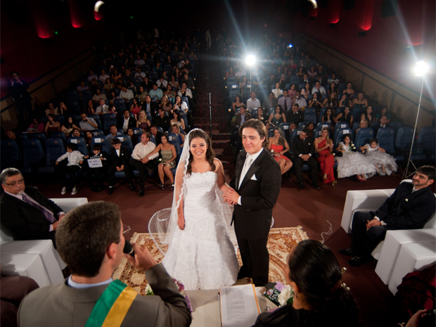 Aline Lucas se casam em sala de cinema de Brasília (Foto: Pedro França/ OuseCasar)