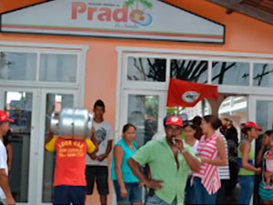 Movimento dos Sem Terra ocupa prefeituras do interior da Bahia (Foto: Reprodução/ TVBA)