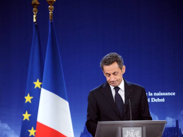 Presidente da França Nicolas Sarkozy, em discurso neste domingo (15), em Amboise, durante uma cerimônia para comemorar o centenário de nascimento de Michel Debré (Foto: AFP)