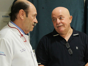 Lula com o médico João Luis Fernandes no hospital Sírio-Libanês, em SP, no último dia 4 de janeiro (Foto: Ricardo Stuckert / Divulgação / Instituto Lula)