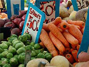 Dieta saudável inclui frutas e legumes (Foto: BBC)