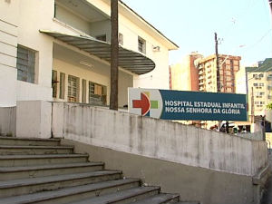 Criança teria dificuldade em atendimento no Hospital Infantil de Vitória. (Foto: Reprodução/Tv Gazeta)