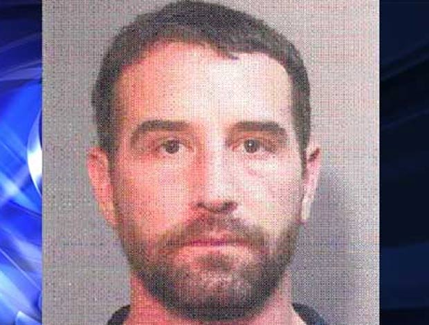 Michael Wiles foi preso depois de ser flagrado se masturbando dentro seu carro. (Foto: Reprodução)