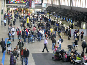 Aeroporto de Guarulhos é um dos mais movimentados do país (Foto: Darlan Alvarenga/G1)