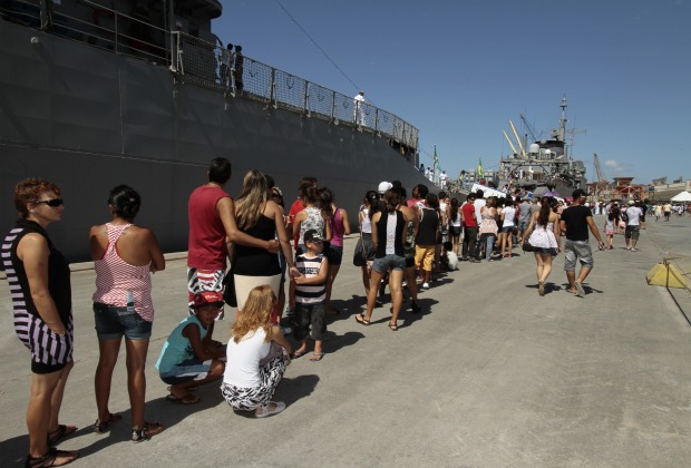 As fragatas “Niterói” e “Liberal”, o Navio Tanque “Almirante Gastão Motta” e a Corveta “Frontin” estavam abertas para o público (Foto: Fabio Scremin / APPA)
