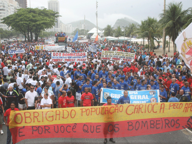 Manifestação em Copacabana (Foto: Jadson Marques/AE)