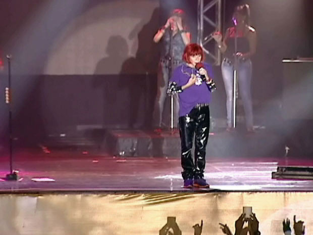 Pouco após show, cantora seguiu para delegacia por críticas feitas a policiais (Foto: Reprodução/TV Sergipe)