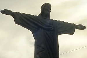 Imagem de Cristo é queimada em comunidade rural de Uberaba (Reprodução/TV Integração)