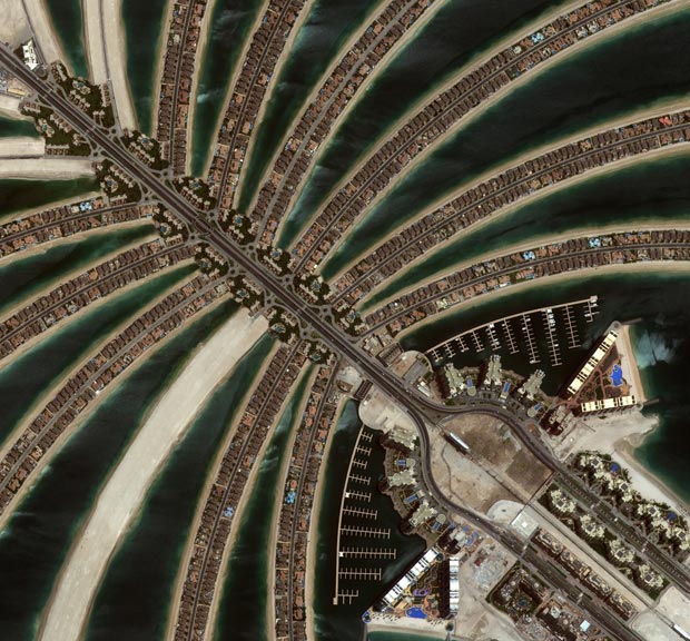 Arquipélago artificial Palm Island, em Dubai, nos Emirados Árabes Unidos (Foto: DigitalGlobe)
