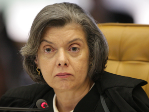 * Ministra Cármen Lúcia é eleita presidente do TSE.