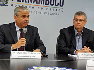 Secretário de Saúde do estado, Antônio Figueira, e o de Vigilância em Saúde, Felisberto (Foto: Katherine Coutinho/G1)