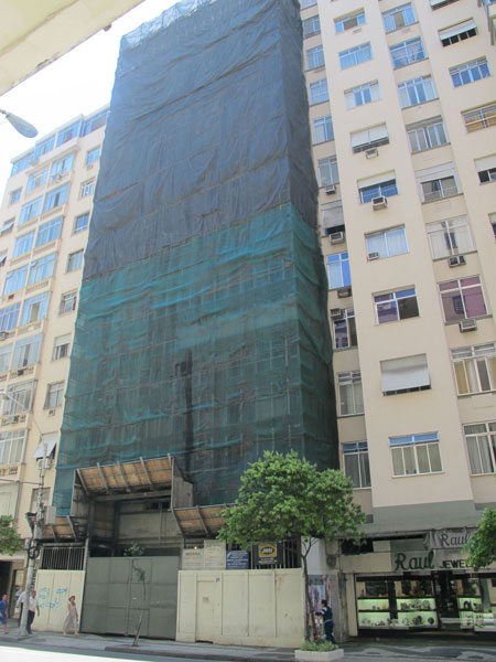 Antigo prédio residencial em Copacabana está sendo transformado em hotel pela rede Windsor 