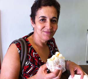 Até o cafezinho é caro. Sinto o peso no bolso", reclama Serelena Tatagiba Paulo no Aeroporto de Vitória (Foto: Darshany Loyola/G1 ES)
