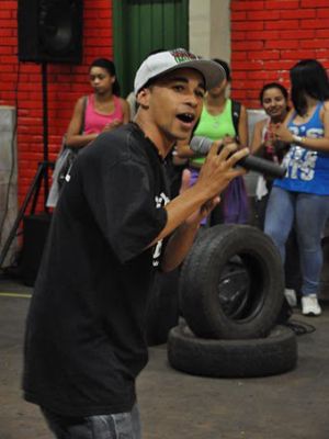 Rodrigo, hoje rapper e conhecido como D'Bronx, mudou as perspectivas de vida por meio do trabalho voluntário (Foto: arquivo pessoal)
