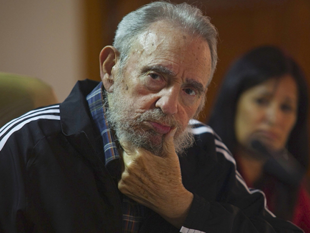 Fidel Castro participa de ato público no qual lançou novo livro sobre sua vida (Foto: Reuters/Cubadebate/Roberto Chile)