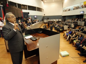 Prefeito de Manaus faz novas promessas na reabertura da CMM (Foto: MARCIO JAMES / SEMCOM)