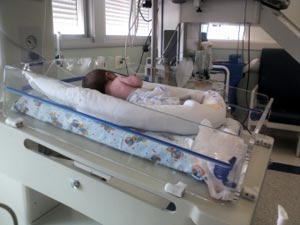 Bebê achado na rua está em hospital de Canoas, RS, e passa bem (Foto: Secretaria de Comunicação da Prefeitura de Canoas/Divulgação)