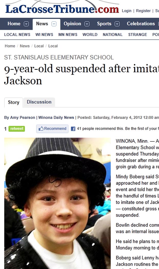 Mindy Boberg foi suspenso após imitar movimento de Michael Jackson. (Foto: Reprodução/La Crosse Tribune)