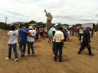 Terreno onde ficará Memorial de Frei Damião recebeu primeira missa (Foto: Divulgação)