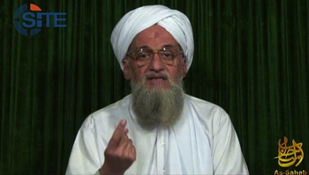 Ayman al-Zawahiri, líder da rede terrorista da al-Qaeda, na mensagem divulgada neste domingo (12) (Foto: AP)