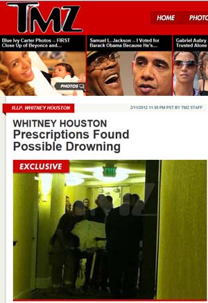 Imagem publicada pelo TMZ mostra maca com o corpo de Whitney Houston sendo retirada do hotel (Foto: Reprodução)