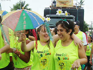 'Portadores da Folia' faz o carnaval de deficientes em João Pessoa (Foto: Marina Magalhães/G1 PB)