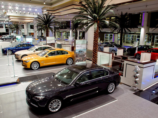 BMW abre sua maior concessionária do mundo em Abu Dhabi (Foto: Divulgação)
