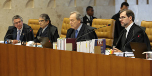 Maioria no STF vota por Ficha
 Limpa em 2012; sessão continua (Dida Sampaio / Agência Estado)