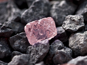 Diamante encontrado pela Rio Tinto (Foto: AFP)