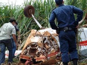 Após pane, avião de pequeno porte cai em canavial em MS (Foto: Luciana Aguiar/ Costa Rica em Foco)