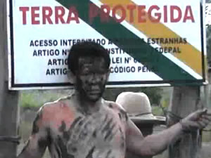 Servidor da Funai refém dos índios (Foto: TV Norte Araguaia)
