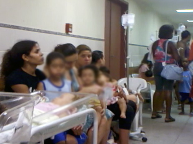 Pacientes registram corredores lotados em hospitais públicos do Espírito Santo (Foto: Reprodução/TV Gazeta)