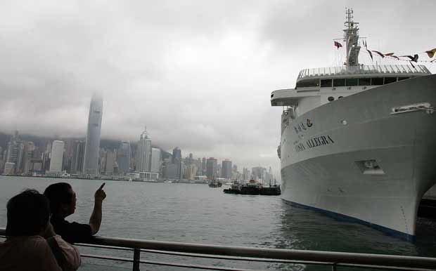 Costa Allegra em 29 de maio de 2006, em Hong Kong, antes de sua viagem inaugural rumo a Mumbai, na Índia (Foto: AFP)