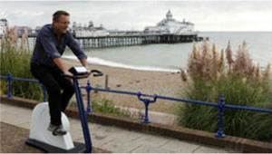 Exercício intenso é feito em uma bicicleta ergométrica (Foto: BBC)