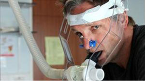 Capacidade pulmonar é avaliada durante o HIT (Foto: BBC)