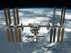 A Estação Espacial Interncional (ISS) em foto de maio de 2011 (Foto: Nasa)