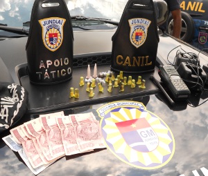 Drogas e materiais apreendidos em Jundiaí, SP (Foto: Guarda Municipal de Jundiaí )
