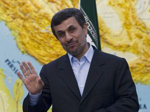 Ahmadinejad perde espaço em eleições legislativas do Irã. (Foto: Caren Fiocruz/ Reuters)
