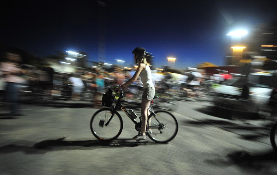 Ciclistas também protestaram em Porto Alegre na noite desta terça