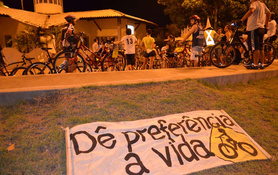 Ciclistas foram às ruas em Aracaju contra mortes no trânsito