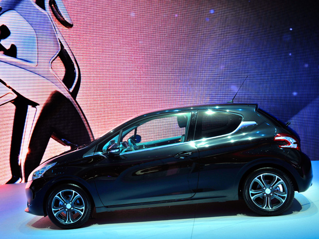 Peugeot 208 chegará ao mercado brasileiro em 2013.  (Foto: SEBASTIEN FEVAL / AFP)