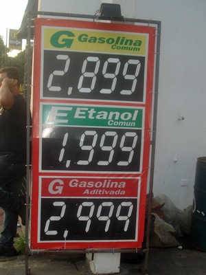 Posto aumentou preço dos combustíveis em SP (Foto: Luciana Bonadio/G1)