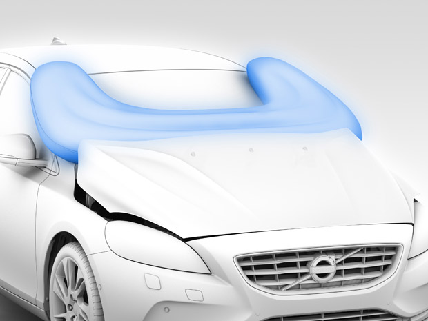 Volvo V40 tem sistema inédito de airbags para proteger pedestres (Foto: Divulgação)