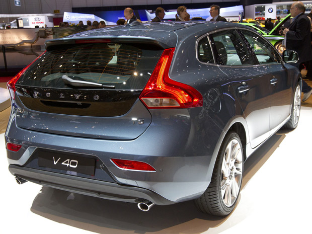 Volvo V40 estria em Genebra, mas será fabricado a partir de maio  (Foto: Denis Balibouse/Reuters)
