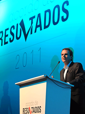 Paes faz discurdo em noite de homenagem a servidores municipais (Foto: J.P. Engelbrecht / Prefeitura do Rio)